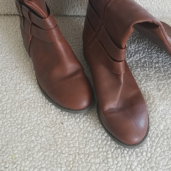 2 pairs of boots - Picture 6 of 8